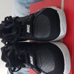 Boys nike Air trainer size 3